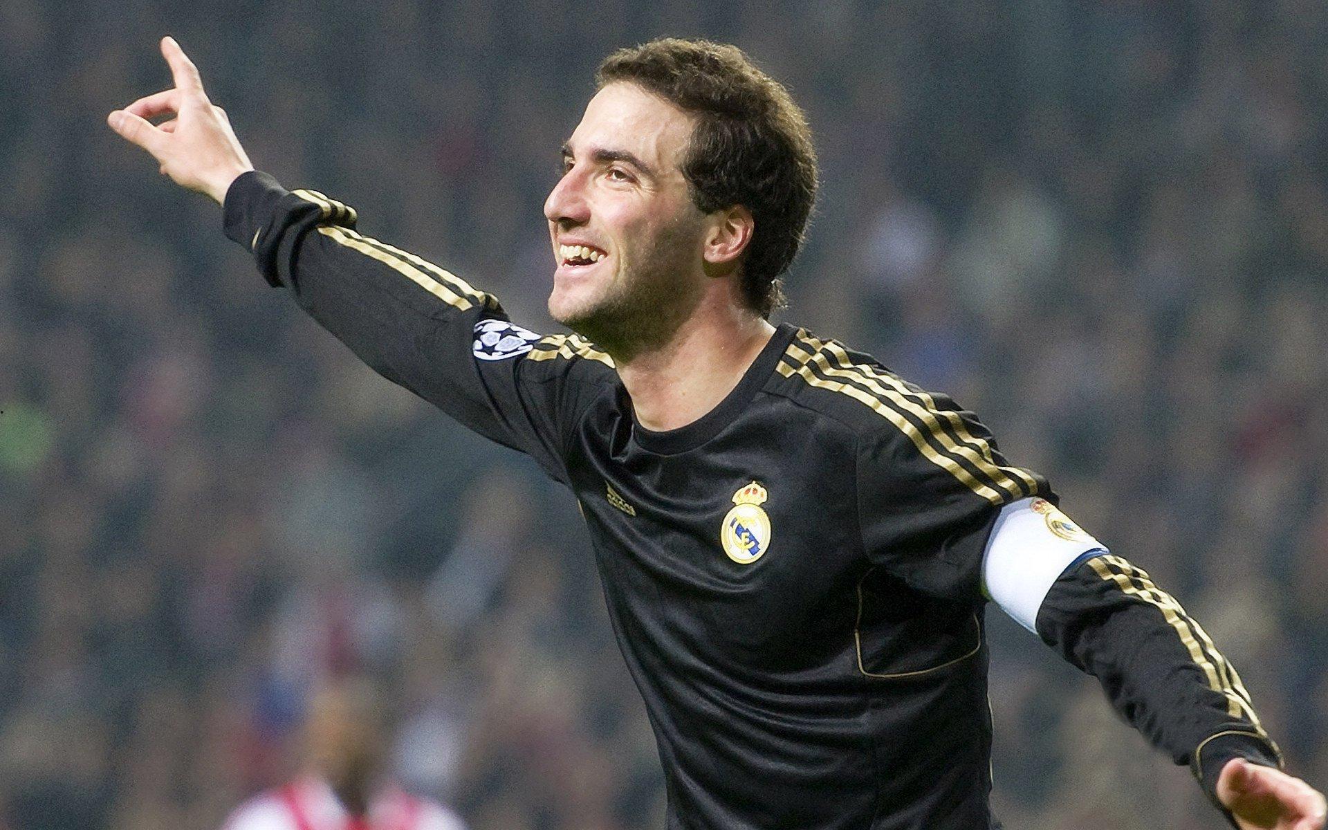 康宁汉姆半场狂揽15+7+4统治攻防 超七成命中率率队建立17分优势