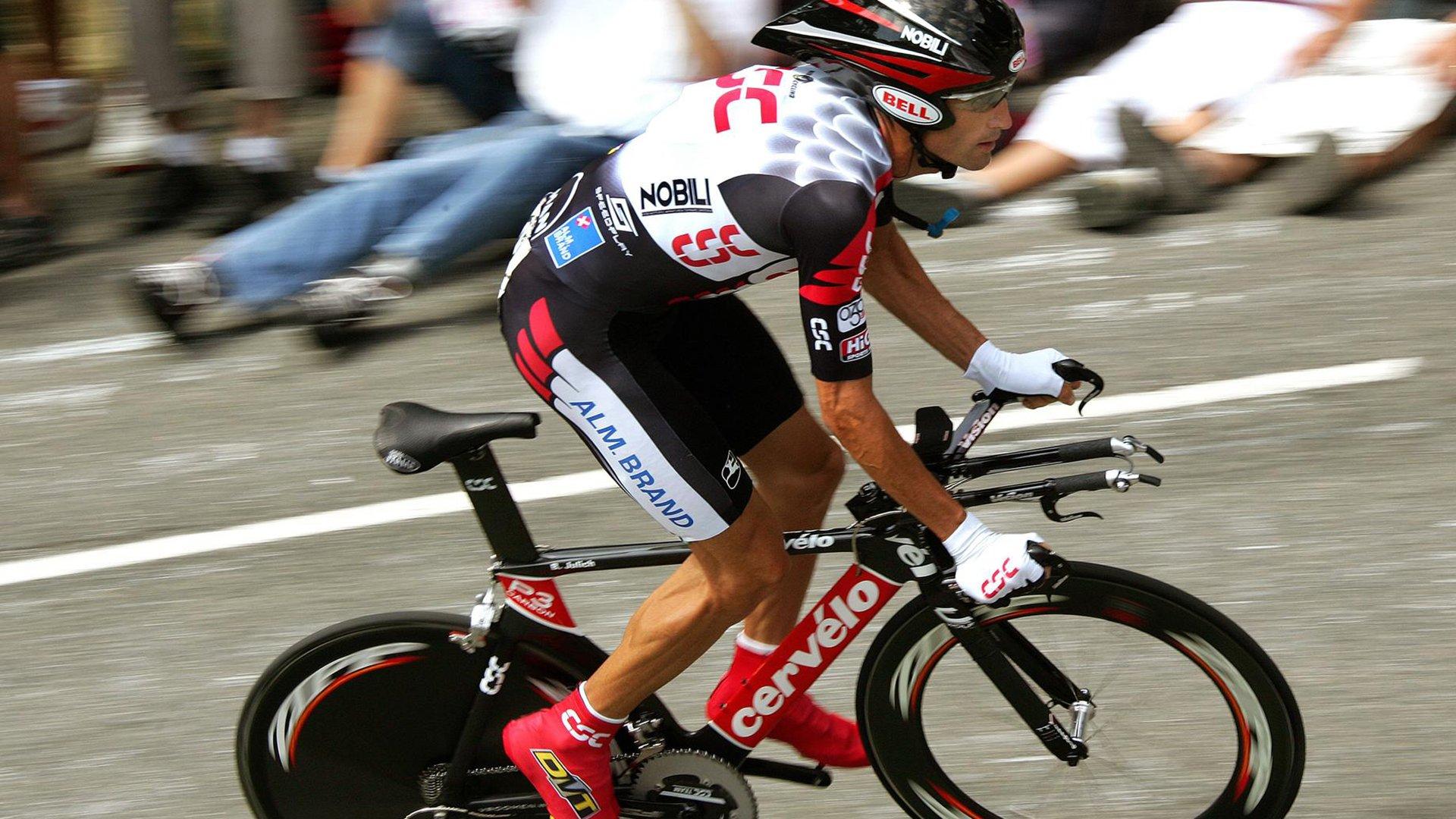 廿载峥嵘化云烟 背影渐远泪潸然—王治郅正式告别国家队舞台