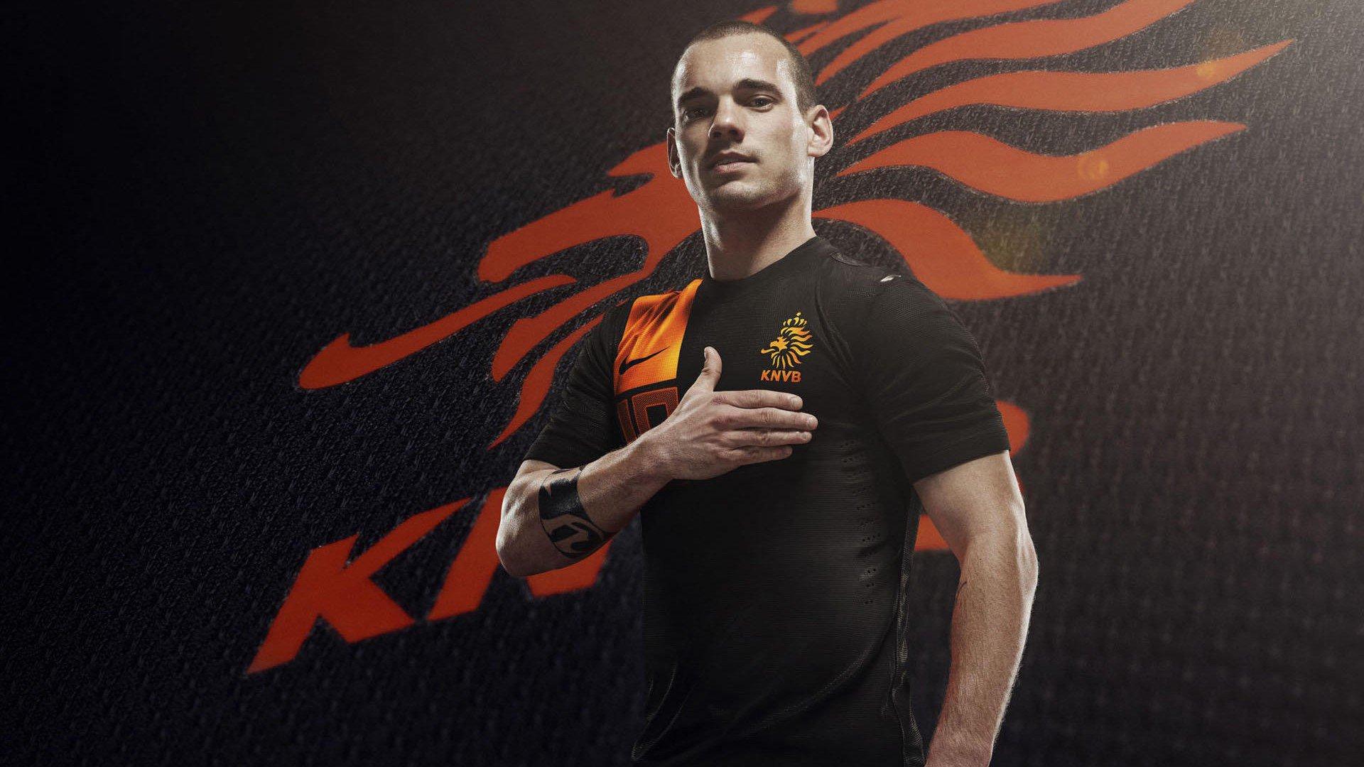 希勒点出伊萨克国家队状态谜题，纽卡神锋失水准，三狮征途遇阻