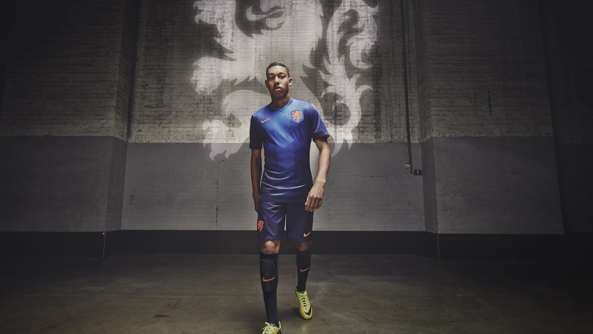 2030世界杯决赛地引热议 西足协主席强硬表态，终极舞台必须